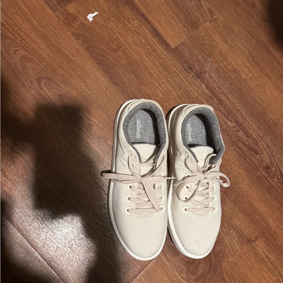 Off white canvas Allbirds casual women’s sneaker, NEVER WORN! - Picture 2 of 5